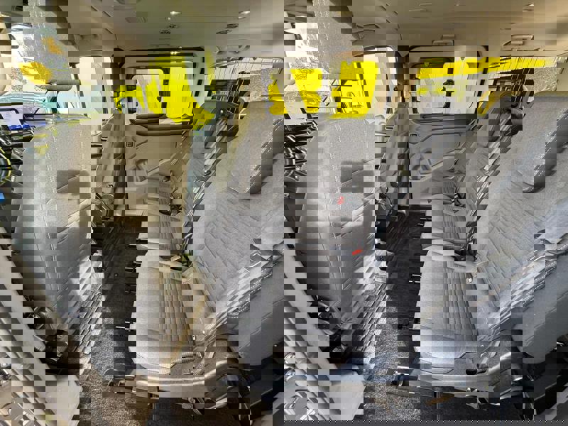 Image Ford TRANSIT/TOURNEO CUSTOM COMBI 320 1.0 125 L1 Tourneo Hybrid Titanium GPS Caméra Carplay 8 places Régul Clim auto Gtie 1 an